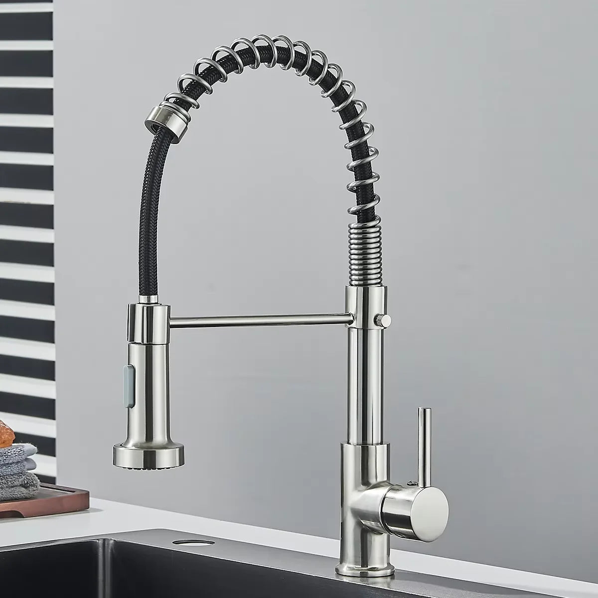 Shinesia Black Kitchen Faucet Stainless Steel Mixer Tap 360 Degree Rotation Stream Sprayer Nozzle Kitchen Sink Hot Cold Taps